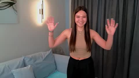 Snapshot of carolinewebster chatting on 12/20/25, 10:00 Eva online show from 12/20/25, 10:00