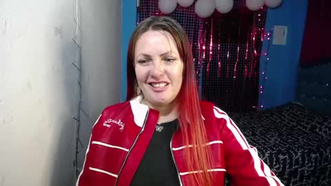 Snapshot of carolinhe_ chatting on 04/24/26, 11:40 Carolinhe online show from 04/24/26, 11:40