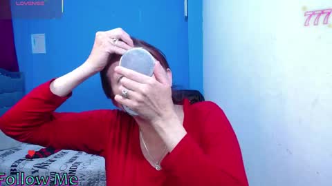 Snapshot of carolinhe_ chatting on 06/03/26, 06:57 Carolinhe online show from 06/03/26, 06:57