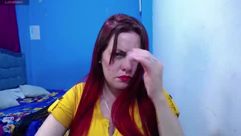 Snapshot of carolinhe_ chatting on 06/10/26, 04:01 Carolinhe online show from 06/10/26, 04:01