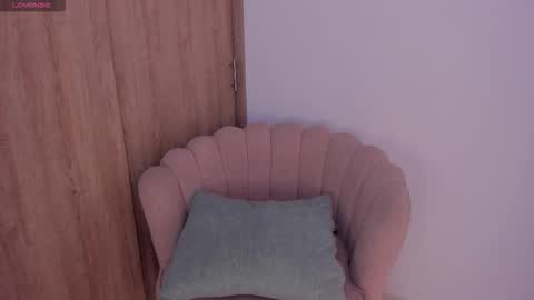 carolinna_ online show from 11/06/25, 12:50