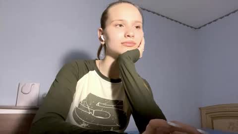 Snapshot of carollgalle chatting on 02/23/26, 04:48 Carolina online show from 02/23/26, 04:48