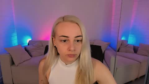 Snapshot of carolmoor chatting on 03/23/26, 09:02 Carol online show from 03/23/26, 09:02