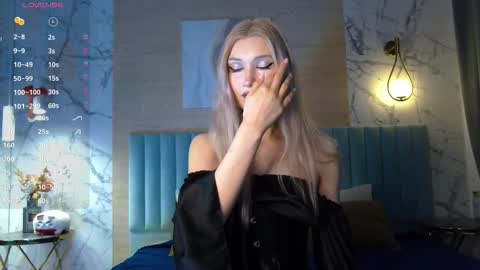 Snapshot of carolreeves chatting on 09/22/25, 05:42 Carol online show from 09/22/25, 05:42