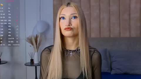 Snapshot of carolreeves chatting on 10/16/25, 06:03 Carol online show from 10/16/25, 06:03