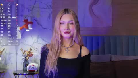 Snapshot of carolreeves chatting on 10/28/25, 06:17 Carol online show from 10/28/25, 06:17