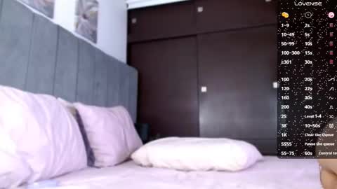 Carolinne online show from 02/04/25, 01:06