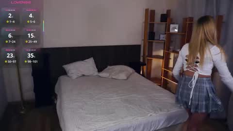 Hello everyone Im Monica Its my first day Were going to have fun together  online show from 10/26/25, 08:04