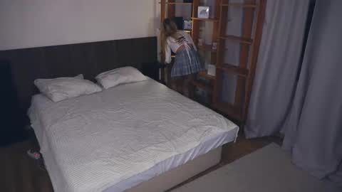 Hello everyone Im Monica Its my first day Were going to have fun together  online show from 11/09/25, 08:07