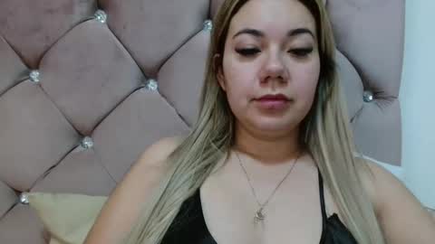 caroo0615 online show from 10/28/25, 04:20