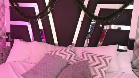 Snapshot of caroo_gomeez chatting on 01/10/25, 07:11 Caro Gmez online show from 01/10/25, 07:11