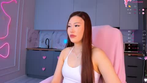 Snapshot of carpe_diemmm chatting on 07/24/26, 01:25 Yummi online show from 07/24/26, 01:25