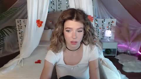 Snapshot of carriebecker chatting on 10/19/25, 05:13 carriebecker online show from 10/19/25, 05:13