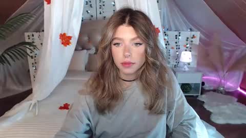 Snapshot of carriebecker chatting on 10/28/25, 05:15 carriebecker online show from 10/28/25, 05:15