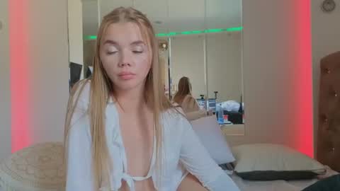 carriebradshawww online show from 07/01/26, 03:56