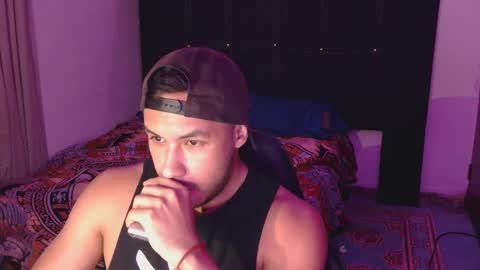 Snapshot of casas_oom chatting on 09/14/25, 04:00      online show from 09/14/25, 04:00