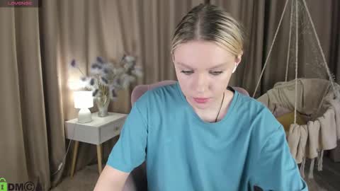 Snapshot of casey__miller chatting on 10/22/25, 10:42 casey__miller online show from 10/22/25, 10:42