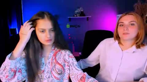 casey_meow_ online show from 09/19/25, 06:04
