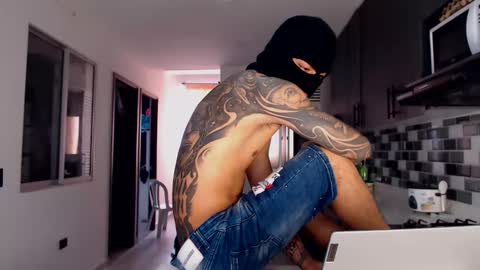 cash_master777 online show from 12/04/25, 02:15