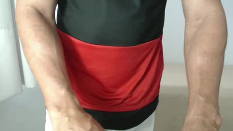 Snapshot of cashmastermuscle77 chatting on 04/25/26, 01:41 cashmastermuscle77 online show from 04/25/26, 01:41
