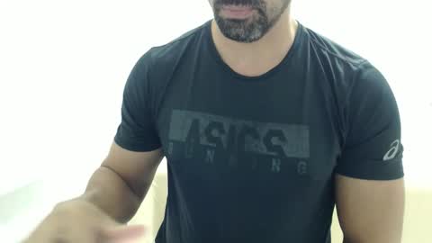 Snapshot of cashmastermuscle77 chatting on 05/05/26, 10:23 cashmastermuscle77 online show from 05/05/26, 10:23