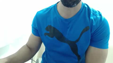 Snapshot of cashmastermuscle77 chatting on 05/18/26, 10:26 cashmastermuscle77 online show from 05/18/26, 10:26