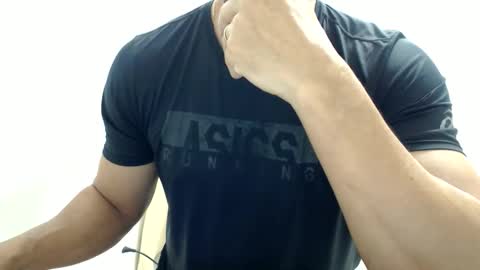 Snapshot of cashmastermuscle77 chatting on 05/29/26, 10:24 cashmastermuscle77 online show from 05/29/26, 10:24