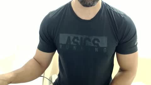 Snapshot of cashmastermuscle77 chatting on 05/30/26, 10:34 cashmastermuscle77 online show from 05/30/26, 10:34