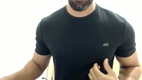 Snapshot of cashmastermuscle77 chatting on 06/07/26, 12:42 cashmastermuscle77 online show from 06/07/26, 12:42