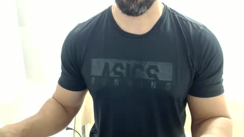 Snapshot of cashmastermuscle77 chatting on 06/11/26, 10:24 cashmastermuscle77 online show from 06/11/26, 10:24