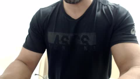 Snapshot of cashmastermuscle77 chatting on 07/10/26, 10:51 cashmastermuscle77 online show from 07/10/26, 10:51