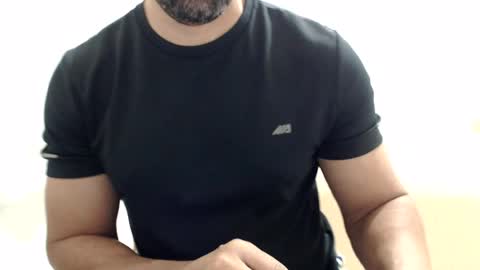 Snapshot of cashmastermuscle77 chatting on 07/14/26, 09:36 cashmastermuscle77 online show from 07/14/26, 09:36