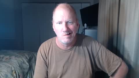 Snapshot of casinocam chatting on 10/02/25, 04:52 CasinoCam online show from 10/02/25, 04:52
