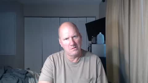 Snapshot of casinocam chatting on 10/19/25, 08:53 CasinoCam online show from 10/19/25, 08:53