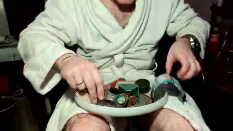 Snapshot of casory1922 chatting on 12/04/25, 10:35 hairyokieotter online show from 12/04/25, 10:35