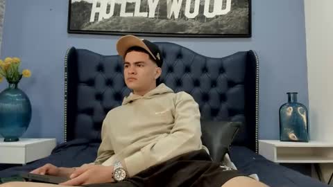 Snapshot of casper_white_ chatting on 09/24/25, 07:44 casper_white_ online show from 09/24/25, 07:44