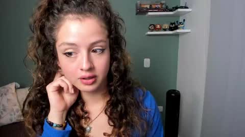 Snapshot of cassandra_caiin chatting on 12/10/24, 09:43 Cassie online show from 12/10/24, 09:43