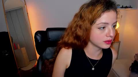 Snapshot of cassandra_caiin chatting on 09/17/25, 12:01 Cassie online show from 09/17/25, 12:01