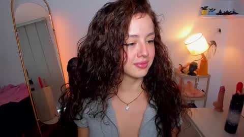 Snapshot of cassandra_caiin chatting on 10/02/25, 12:01 Cassie online show from 10/02/25, 12:01