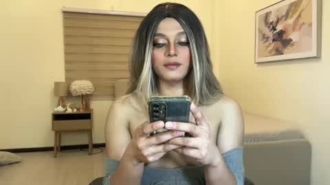 cassie online show from 12/17/25, 03:07