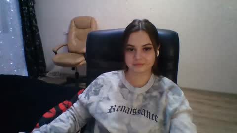 Snapshot of cassandrademello chatting on 11/15/25, 12:13 Eli online show from 11/15/25, 12:13