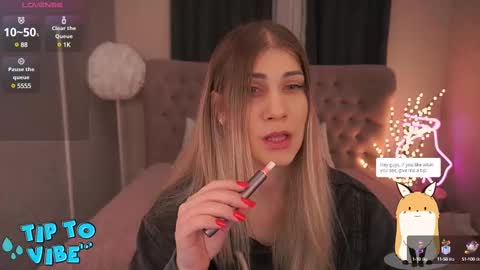 Snapshot of cassandragood chatting on 03/04/25, 07:51 Lena online show from 03/04/25, 07:51