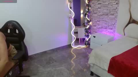 Snapshot of casse_tay chatting on 12/23/25, 03:15 casse_tay online show from 12/23/25, 03:15