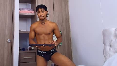 Snapshot of cassian_gold chatting on 04/29/26, 08:04 CASSIAN GOLD online show from 04/29/26, 08:04