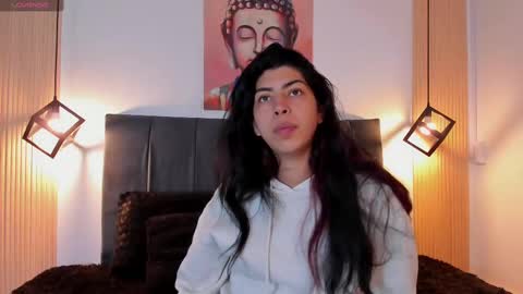 Snapshot of cassie_bloom chatting on 11/08/25, 09:35 cassie_bloom online show from 11/08/25, 09:35