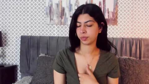 Snapshot of cassie_bloom chatting on 11/11/25, 08:20 cassie_bloom online show from 11/11/25, 08:20