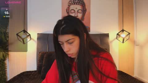 Snapshot of cassie_bloom chatting on 12/13/25, 07:53 cassie_bloom online show from 12/13/25, 07:53