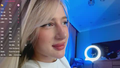 Snapshot of cassie_hunter chatting on 12/02/25, 05:13 Cassy Hunter online show from 12/02/25, 05:13