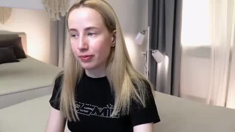 Snapshot of cassie_kelman chatting on 07/19/26, 09:18 Cassie online show from 07/19/26, 09:18