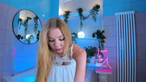 Hello my name is Cassie and my friend Nilo is also here online show from 01/21/25, 09:46